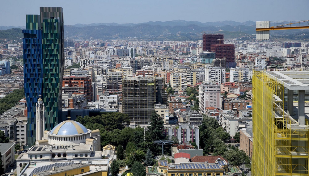 Bum ndertimesh ne Tirane ne 2022, por shtesa e popullsise ishte e ulet